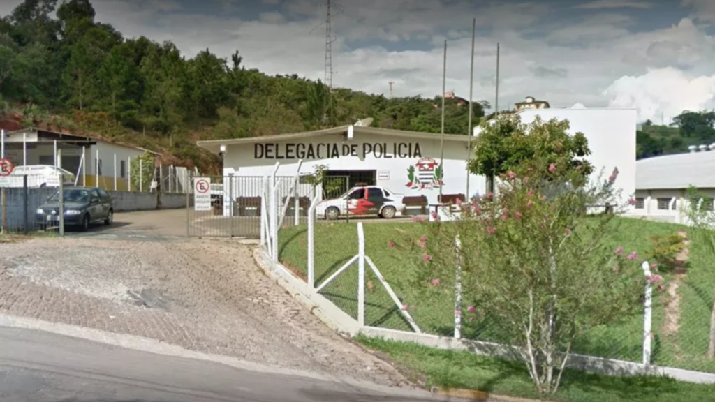 Mulher morre em acidente entre carro e carreta em rodovia de Jarinu