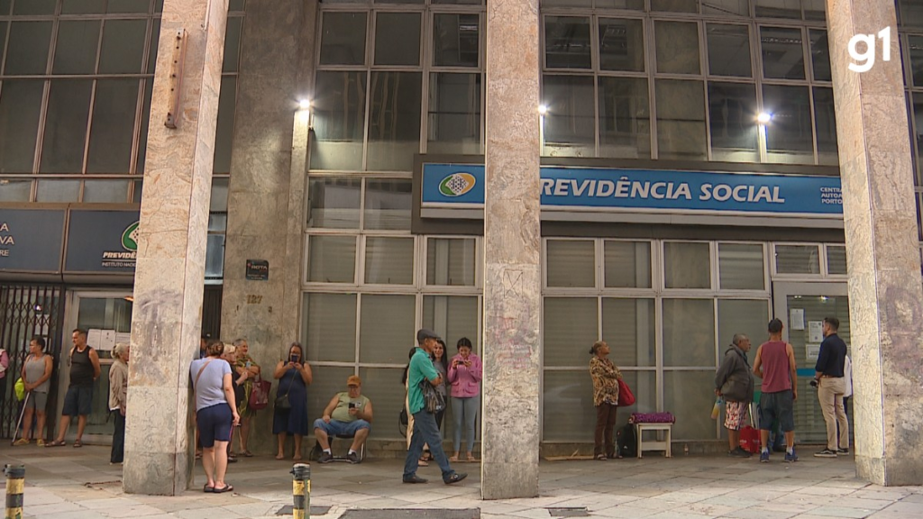 'Com o que eu ganho não dá para sobreviver': quase um quarto dos idosos está endividado no RS, aponta Serasa