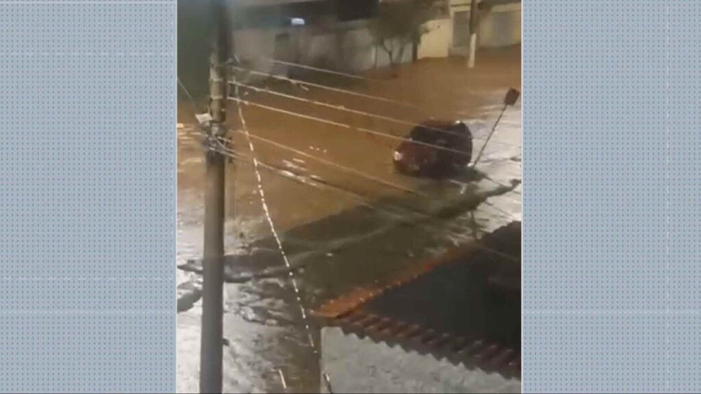 Chuva provoca estragos na região do Barreiro em BH