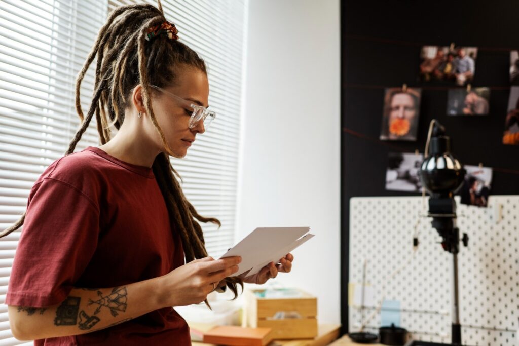 Estudo revela mudanças provocadas pela IA no mercado de conteúdo digital