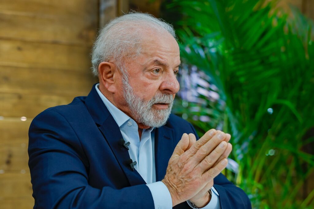 Lula sanciona reajuste para servidores da Câmara, Senado e TCU, e veta valores acima do teto constitucional