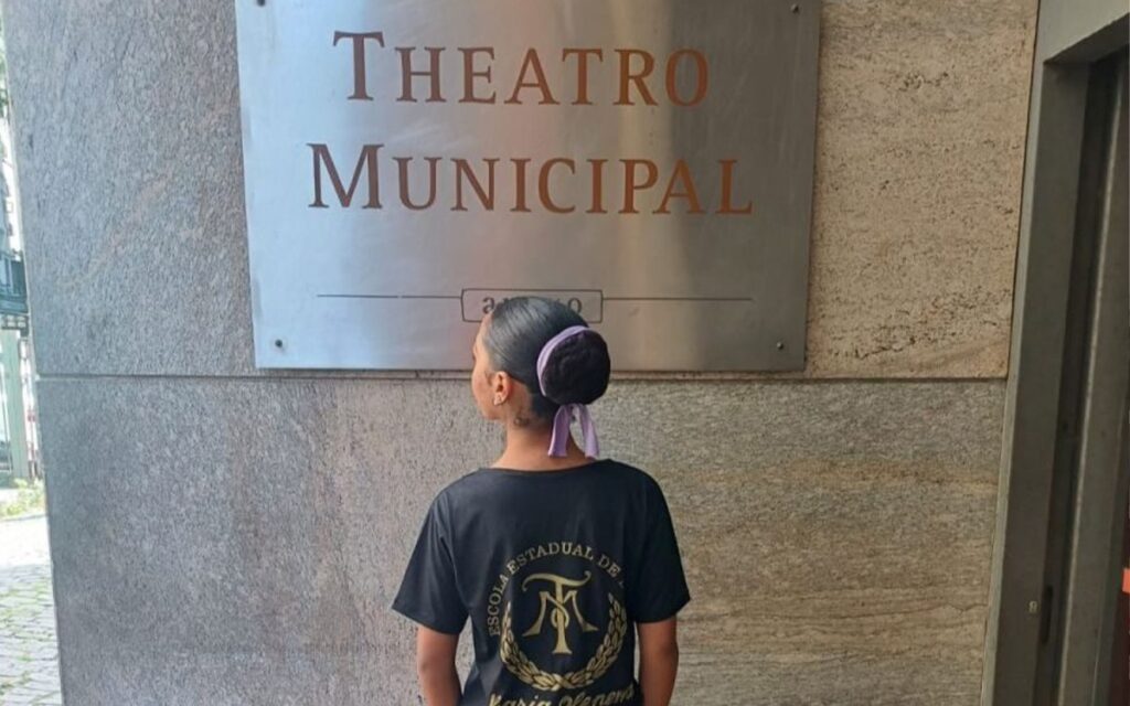 Bailarina da ‘Onda’ é aprovada na Escola Maria Olenewa