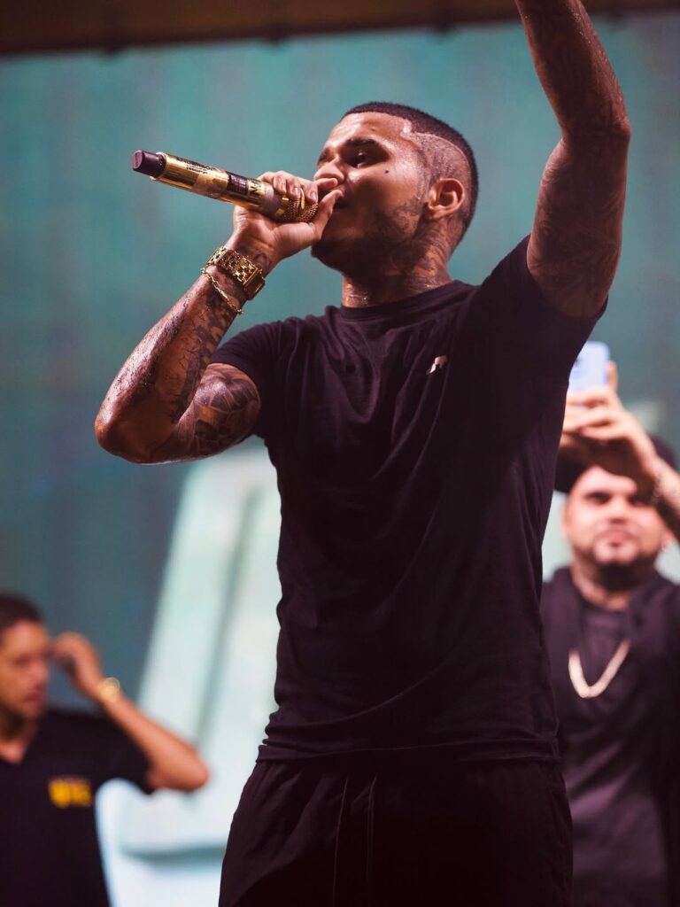 Anderson Neiff, o 'rei do brega funk', é baleado em ataque em túnel de SP após sair de show