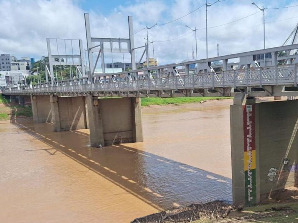 Após duas semanas, Rio Acre sai da cota de atenção na capital acreana