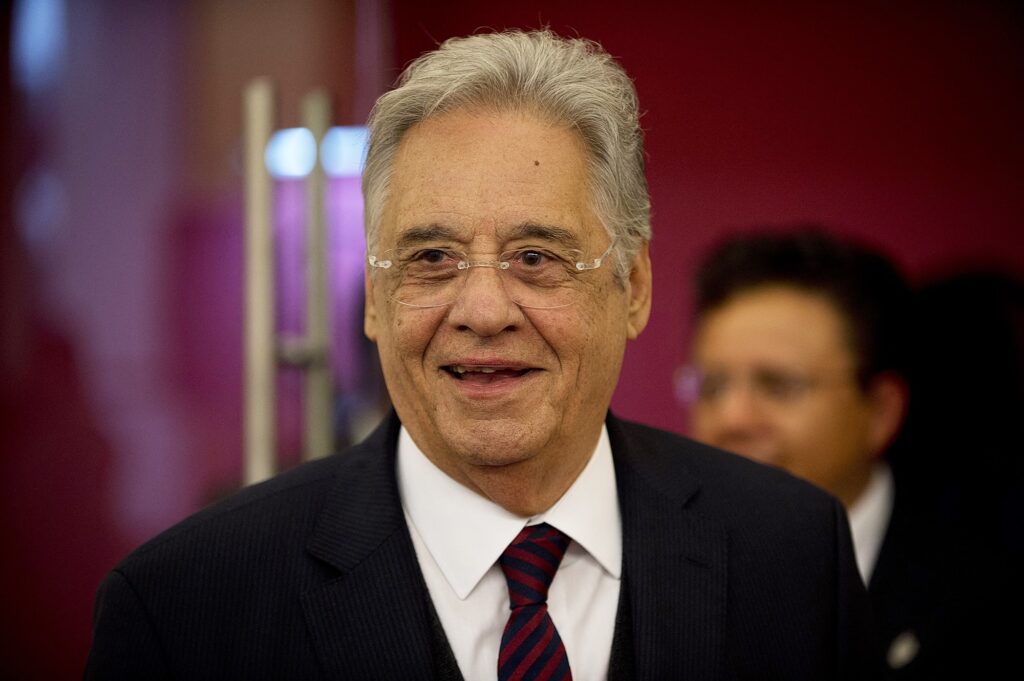 Justiça de SP decreta interdição de FHC e nomeia filho como curador provisório