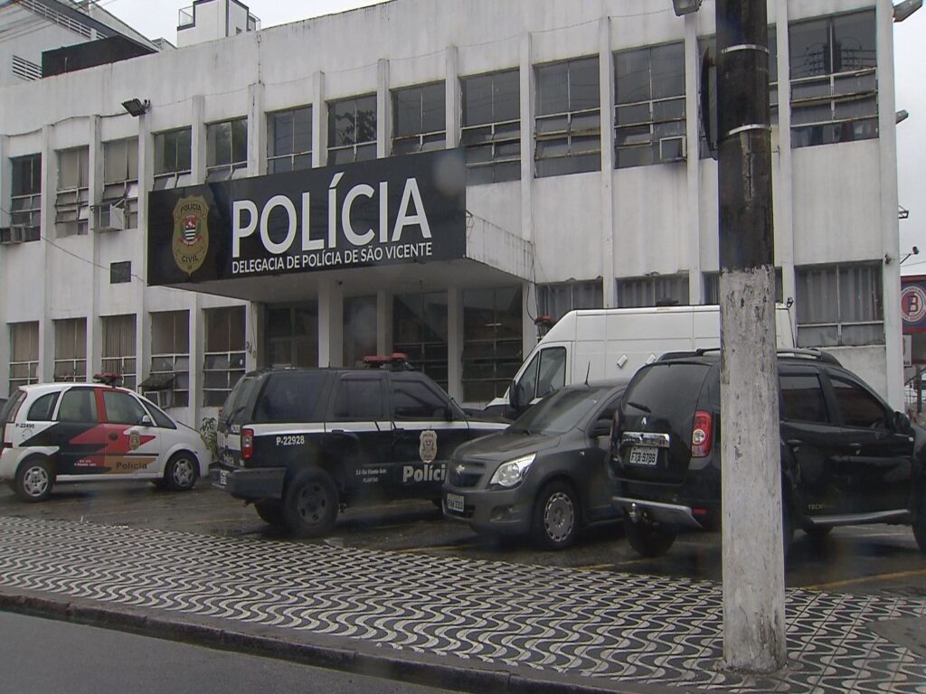 Mulher é presa após invadir casa do ex e esfaquear atual companheira dele no litoral de SP