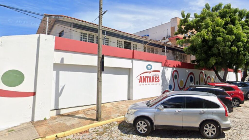 Aluno desmaiou 5 min após beber mistura de álcool com remédios em escola de Fortaleza, diz mãe