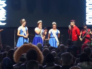 'Tá de mau humor': rainha de festa no RS relata constrangimento