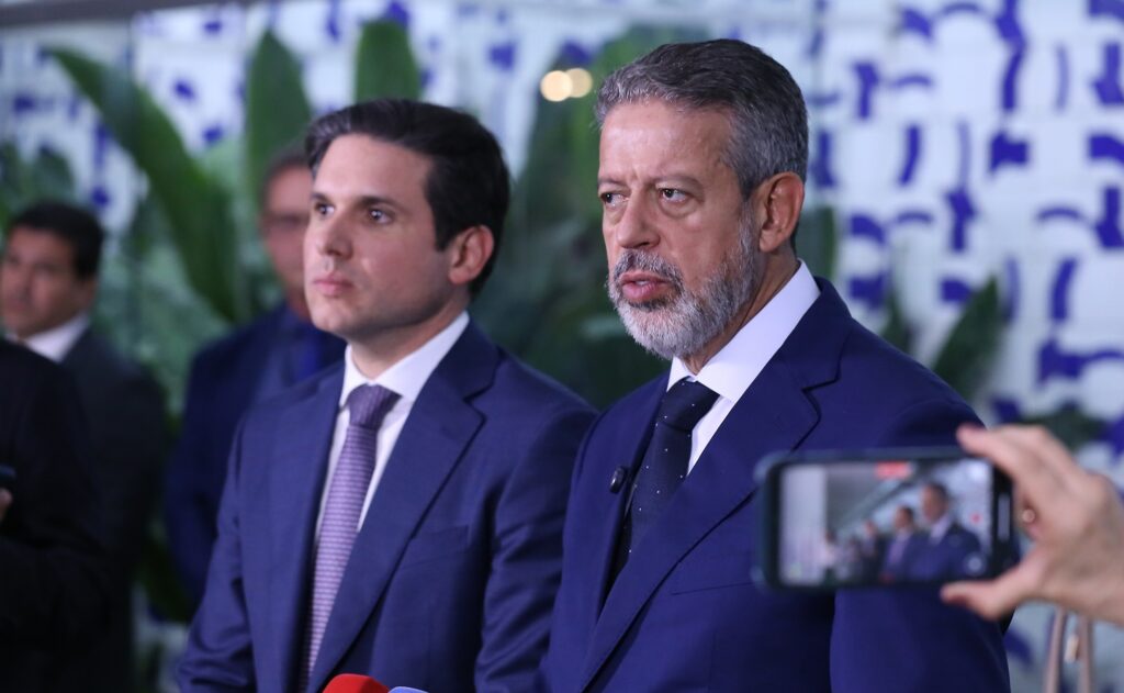 Voto virtual na Câmara: Motta aprova temas sensíveis com plenário vazio