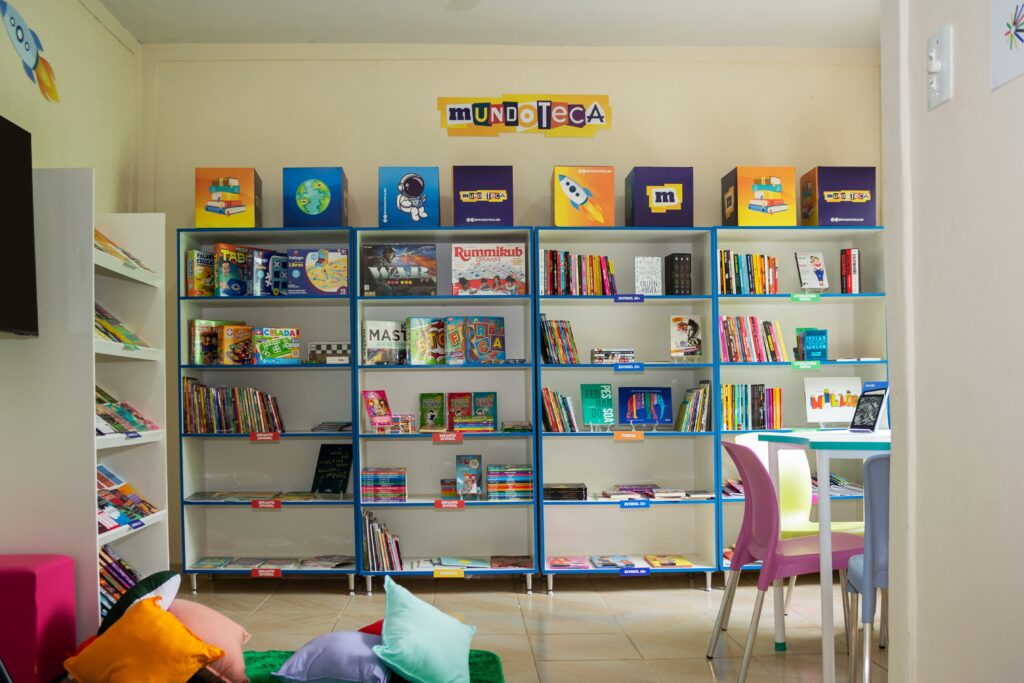 Divinópolis inaugura primeira Mundoteca de MG com 800 livros, Kindles e atividades culturais gratuitas