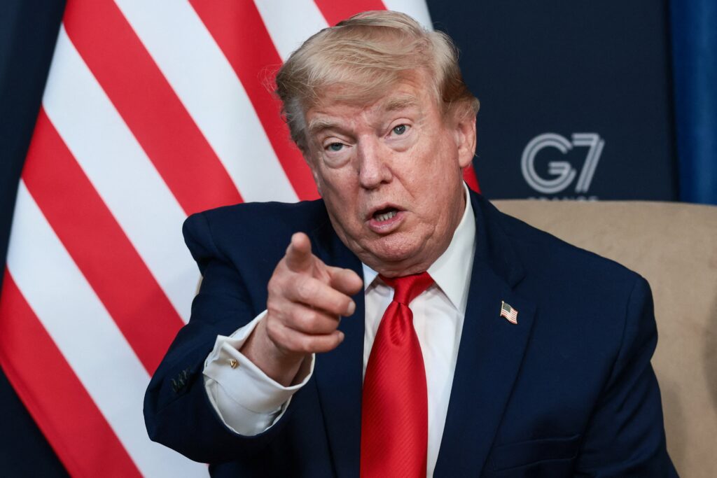 Trump ameaça destruir o Irã caso país tente assassiná-lo