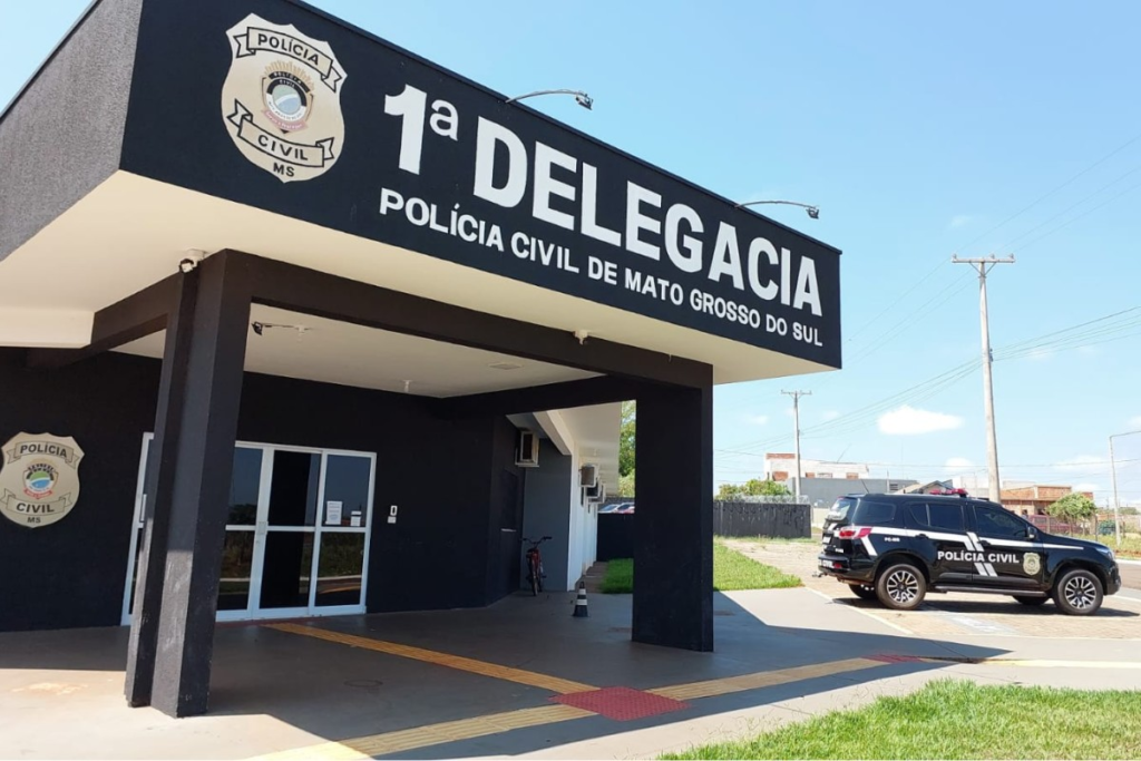 Casal espera carro em praça e descobre golpe de R$ 2 mil em MS