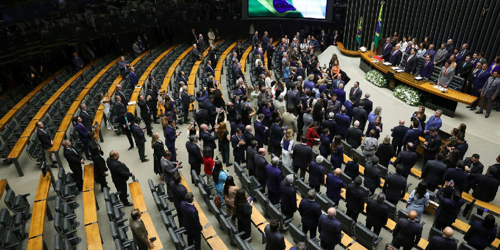 Congresso Nacional define votação decisiva sobre o fim da taxa das blusinhas nesta segunda