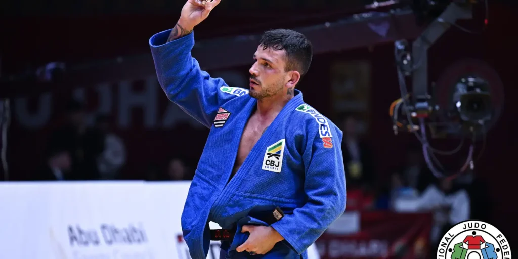 Daniel Cargnin vira luta no fim contra russo e fatura o ouro no Grand Slam de Lausanne