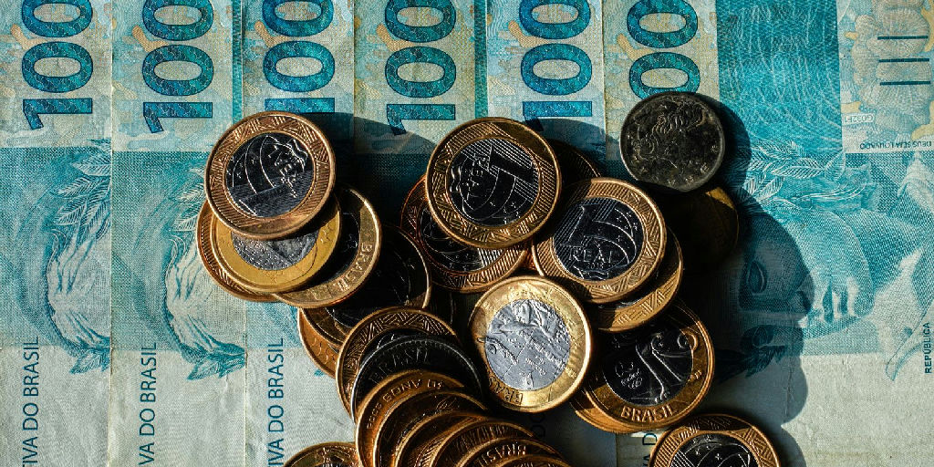 Governo fixa salário mínimo em R$ 1.741 na proposta orçamentária de 2027 enviada ao Congresso