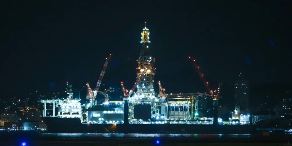 Governo ignora liminar e estende por 60 dias taxa de 12% na exportação de petróleo