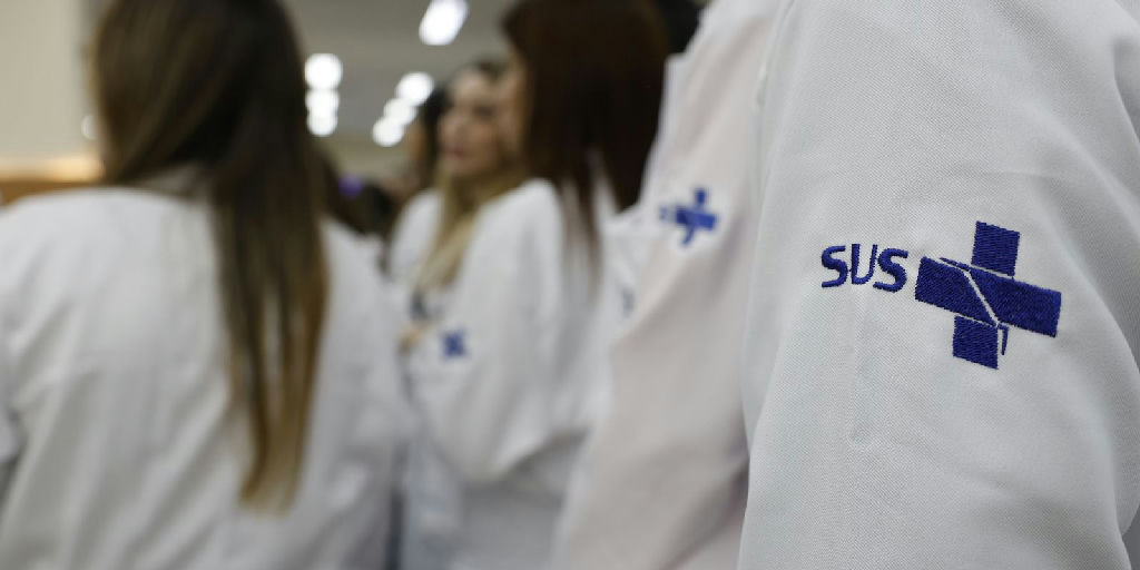 Ministério da Saúde prorroga contratos de 676 médicos especialistas no SUS