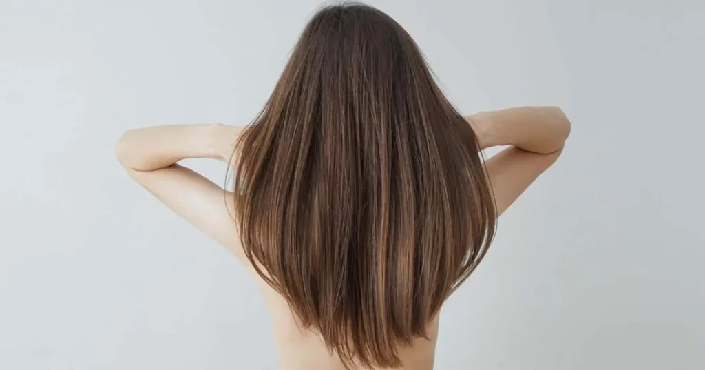 Cabelo liso em casa: entenda o que esperar das receitas caseiras de alinhamento