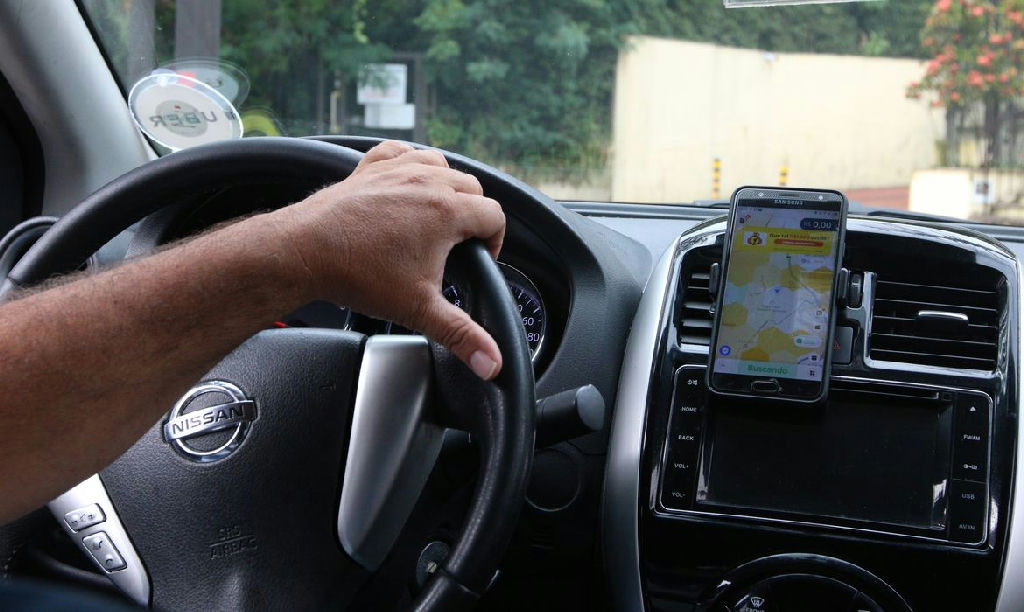 CMN libera crédito de até R$ 200 mil com juros baixos para taxistas e motoristas de app