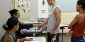 Consciência e democracia: por que jovens e idosos fazem questão de votar em 2026