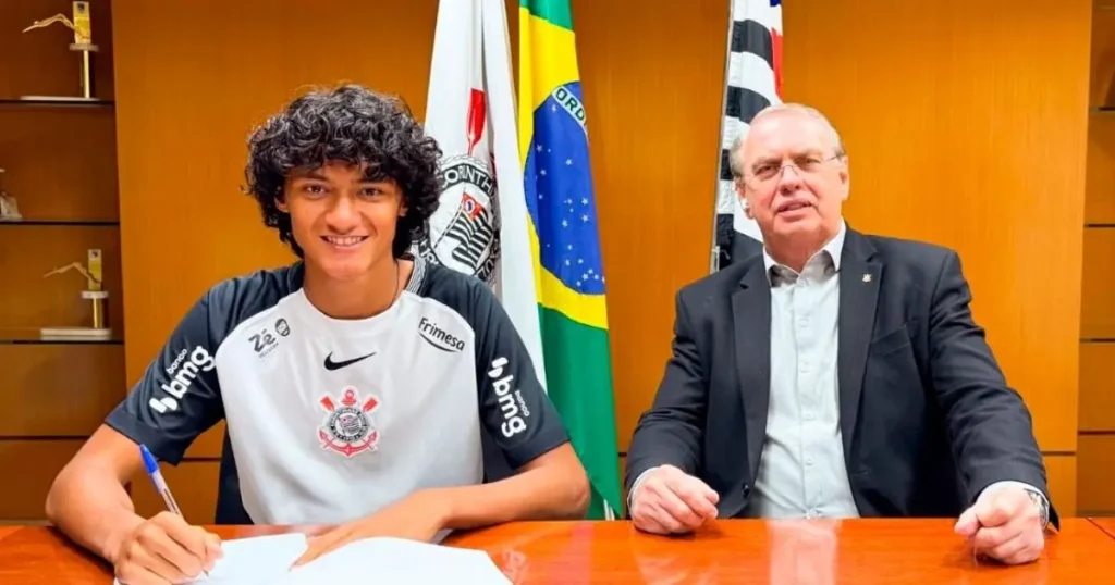 Corinthians blinda zagueiro Iago Machado contra assédio de gigantes europeus