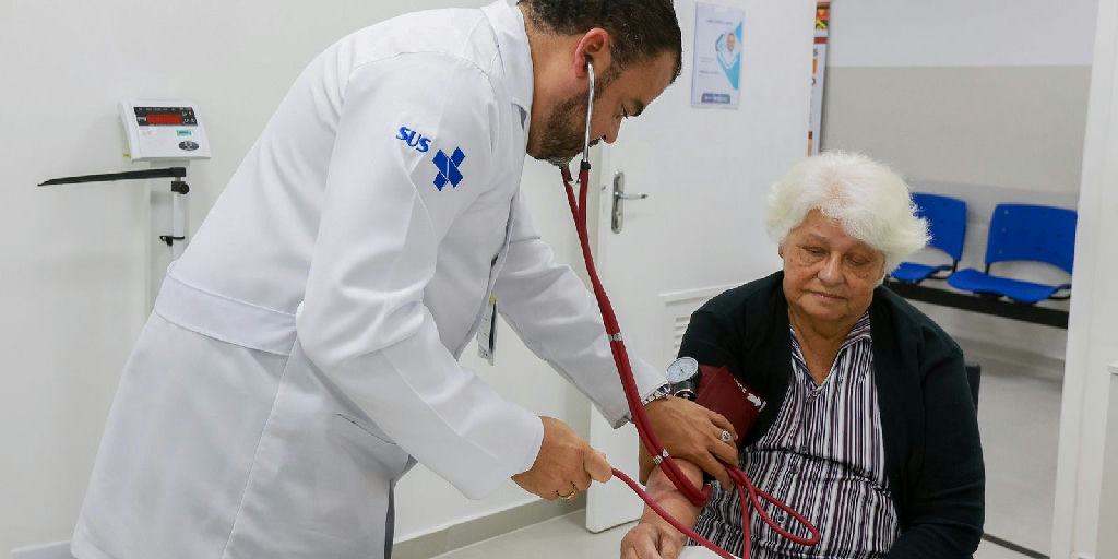 Exame nacional de avaliação da formação médica é aplicado neste domingo em todo o Brasil