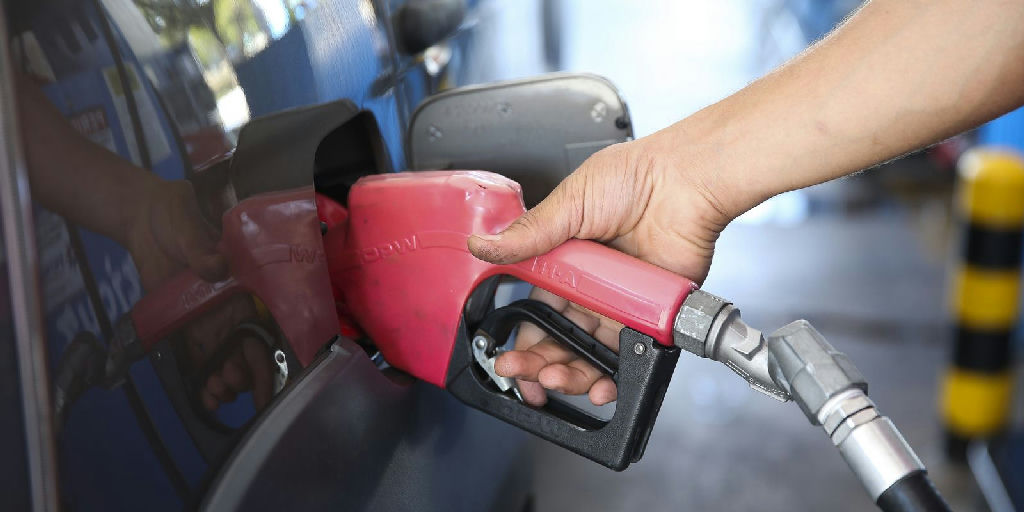 Governo mantém subsídio de R$ 2,12 por litro de óleo diesel para conter volatilidade