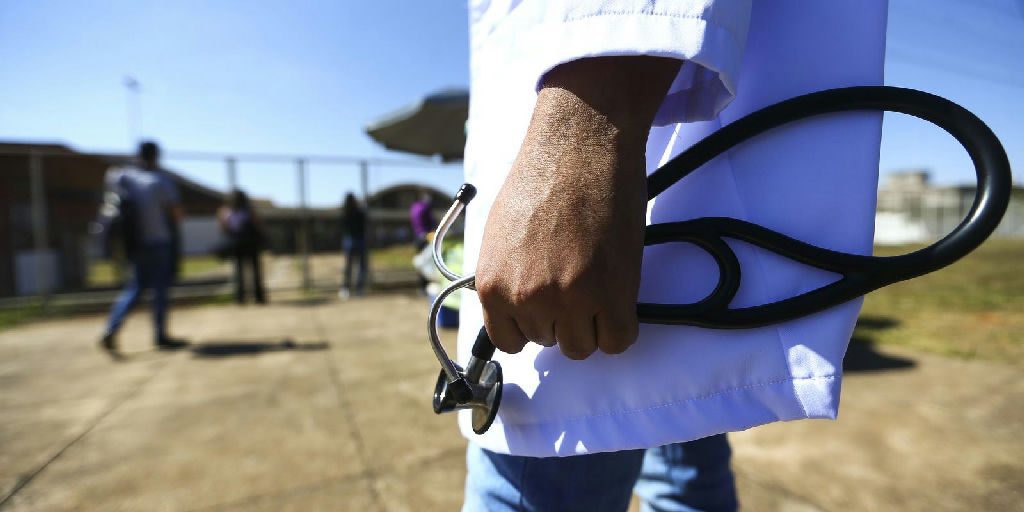 Inep oficializa lista de aprovados no Revalida 2025/2 com mais de 5 mil médicos