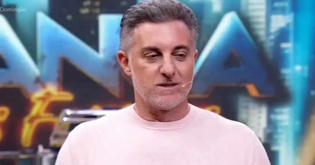 Luciano Huck recebe oração em gravação na Rocinha e comenta proteção espiritual
