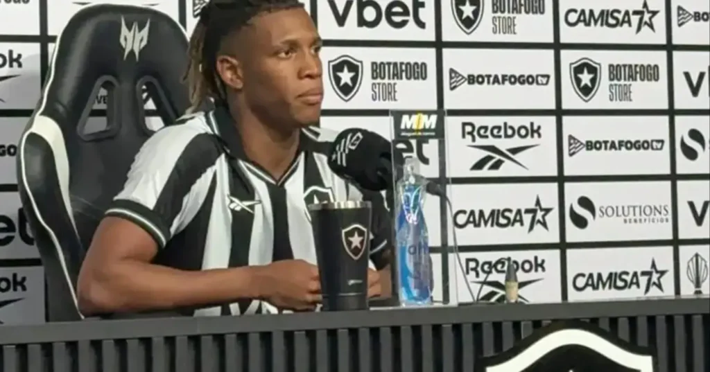 Palmeiras planeja nova investida por Danilo e prepara oferta milionária ao Botafogo