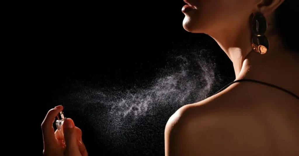 Perfumes clássicos dos anos 90 vivem retorno triunfal nas prateleiras em 2026