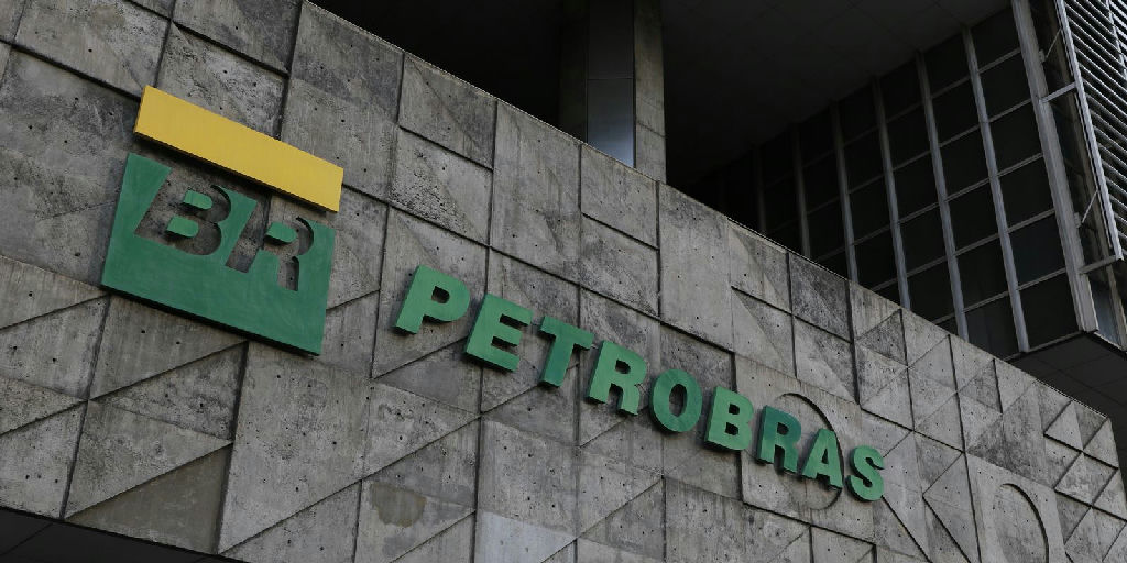 Petrobras batiza navio com tripulação 100% feminina e amplia frota nacional