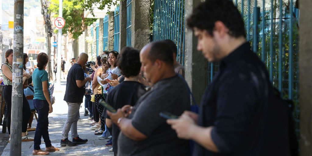 Prova Nacional Docente 2026 ocorre neste domingo em todo o país