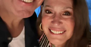 Semelhança entre Susana Vieira e o filho Rodrigo surpreende fãs em registro raro