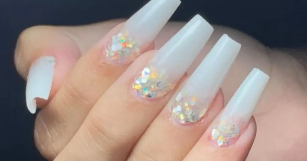 Unhas alongadas: 3 formatos que transformam a estética das mãos