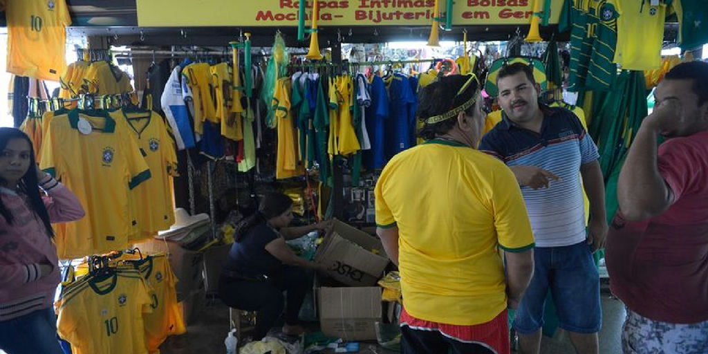 Vendas no comércio recuam 0,8% em julho após efeito da Copa do Mundo