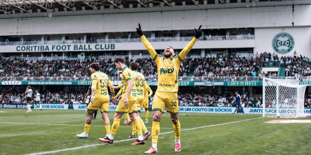 Vitória do Mirassol sobre o Coritiba mantém Vasco e Internacional no Z4 do Brasileirão