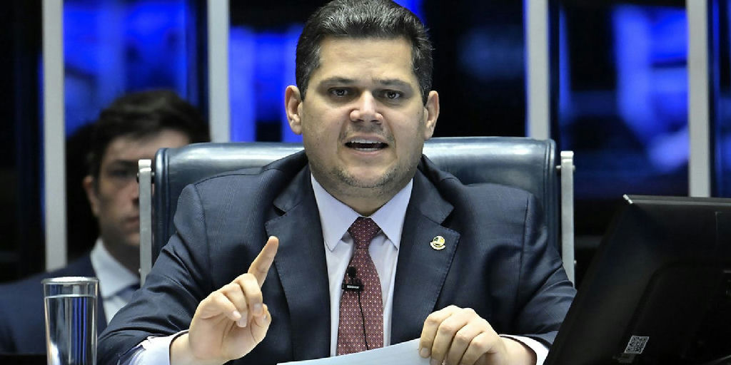 Alcolumbre define cronograma para votação do fim da escala 6x1 no Senado