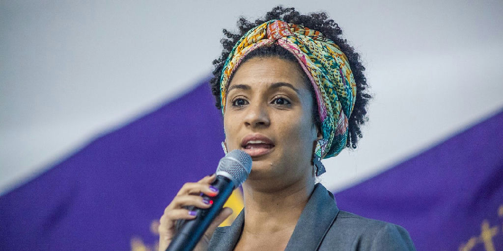 Apoiadores de Flávio Bolsonaro atacam legado de Marielle Franco durante protesto no Rio
