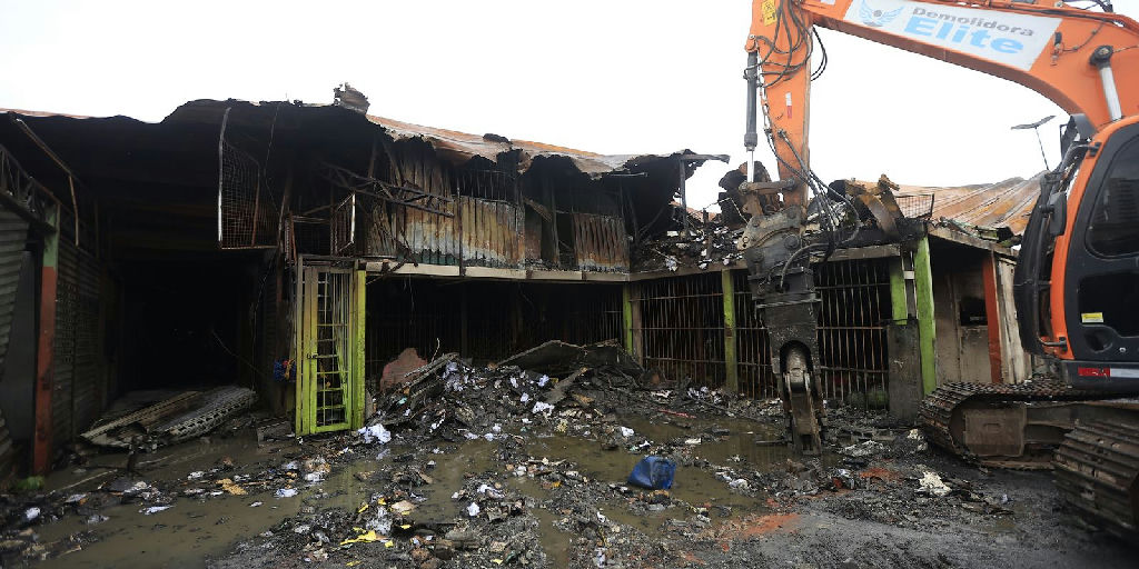 Ceagesp inicia montagem de estrutura provisória para comerciantes após incêndio