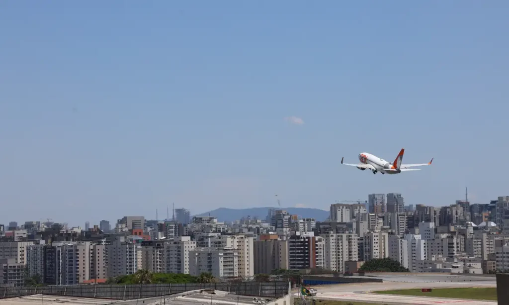 Congonhas adota regras mais rígidas para voos executivos e táxis-aéreos