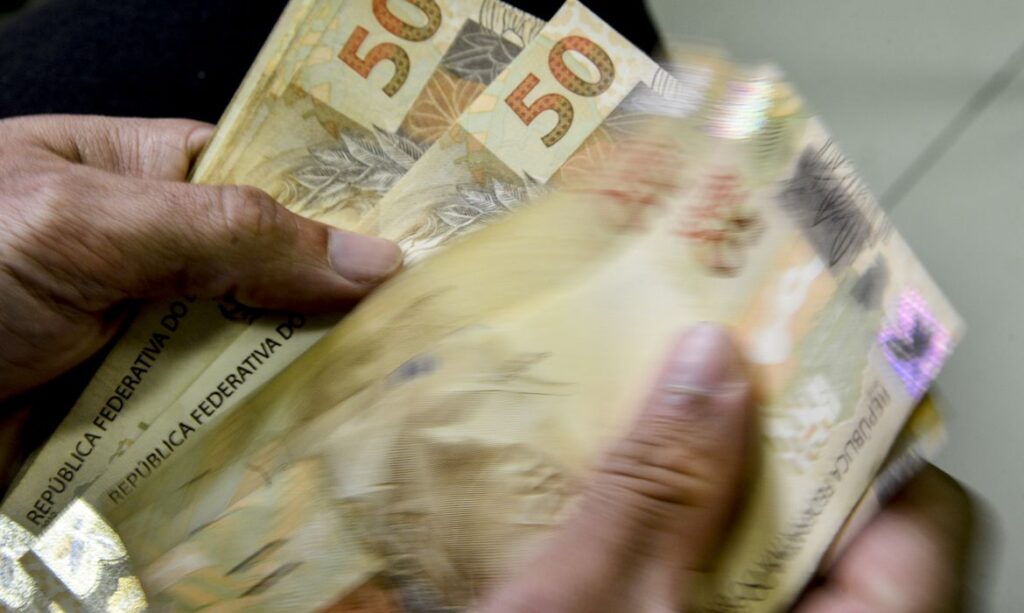 Governo chama bancos para terceira etapa do programa Desenrola dedicada a dívidas antigas