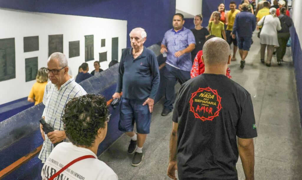 Idoso Vota dez dias após cirurgia no Rio e reforça importância da cidadania