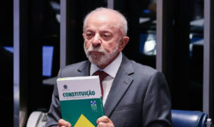 Lula comemora fim da escala seis por um em minas gerais e projeta crescimento