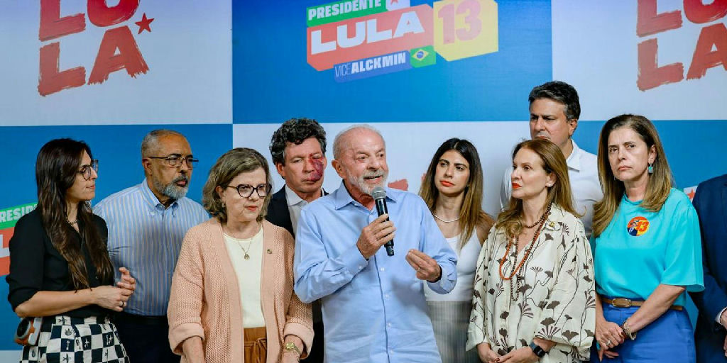 Lula defende fim da escala 6x1 e critica propostas de cortes em investimentos públicos