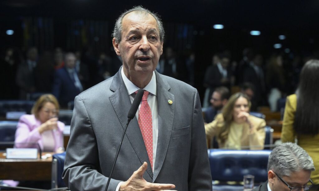 Omar Aziz vence segundo turno e assume o governo do Amazonas com 59,96% dos votos