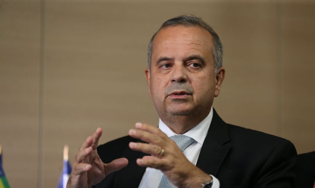 Rogério Marinho diz que não sabia de viagem de Flávio Bolsonaro