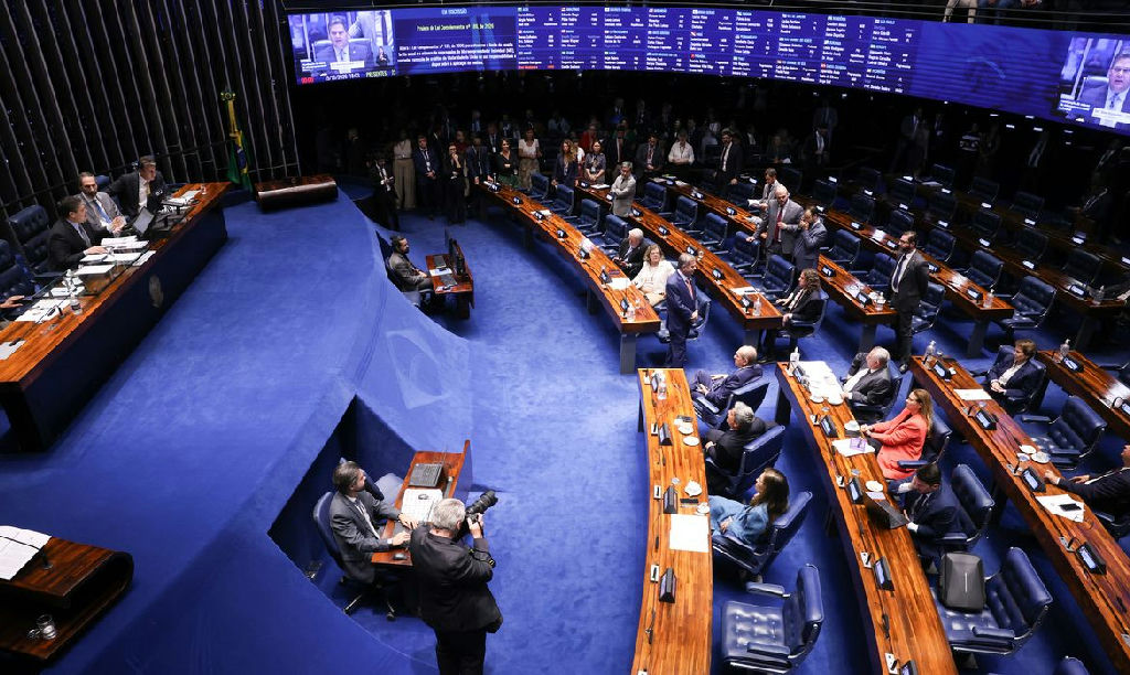 Senado aprova ampliação do teto de receita e perdão de dívidas para MEI's