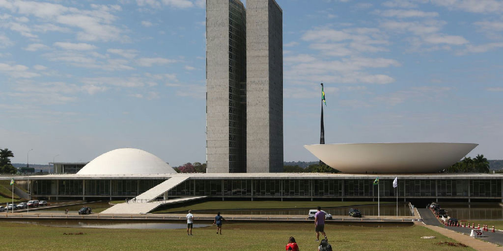 Senado articula rito acelerado para votar PEC que extingue a escala 6x1 e reduz jornada