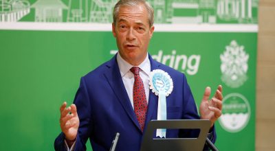 'Pai do Brexit' vence eleição e reconquista cadeira no Parlamento britânico
